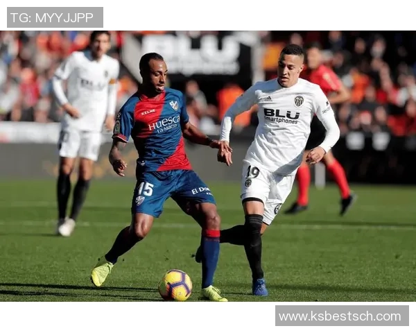 足球明星在场上踢球时是否会化妆探讨与分析